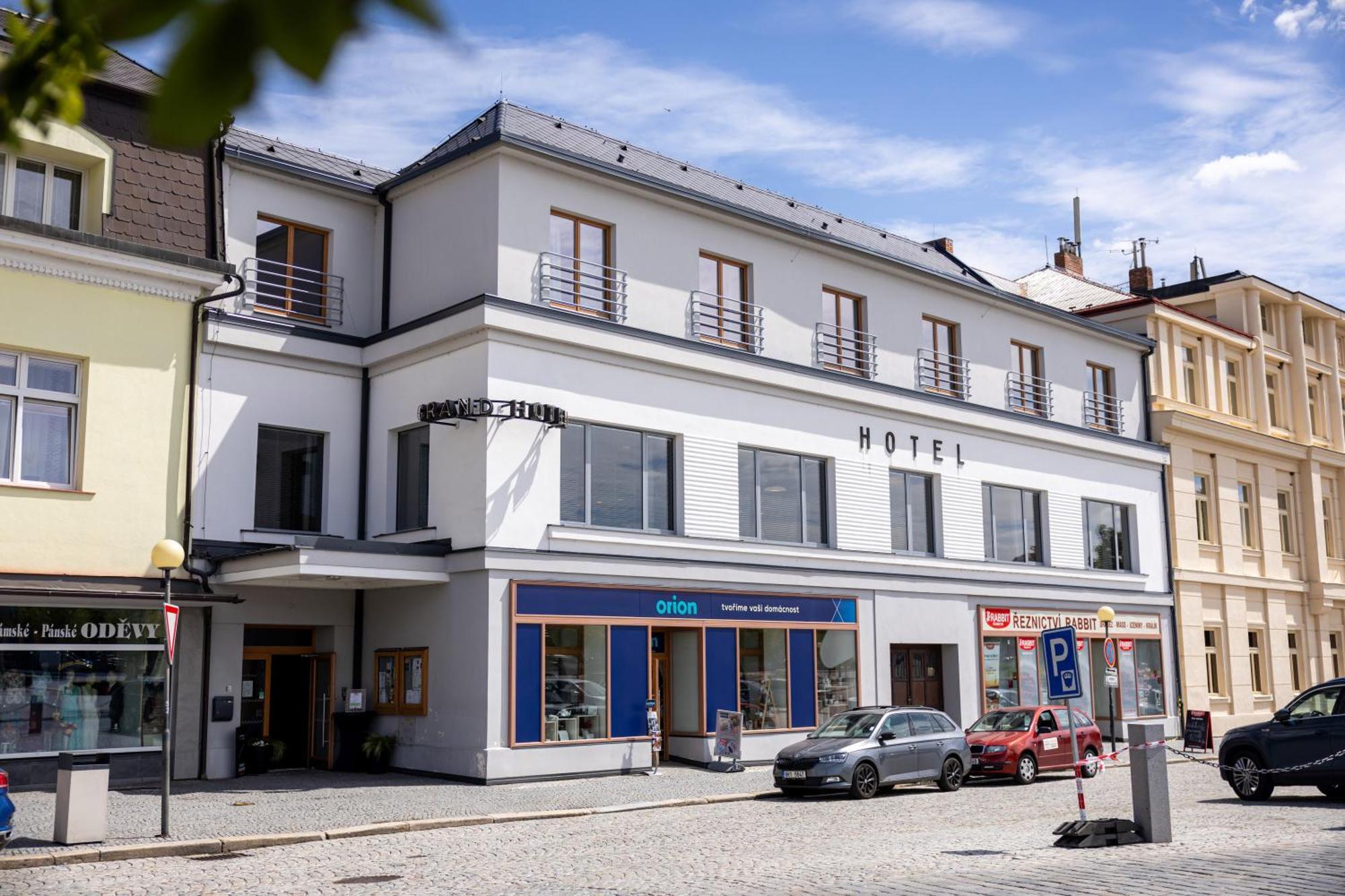 Hotel Grand Caslav Exterior photo